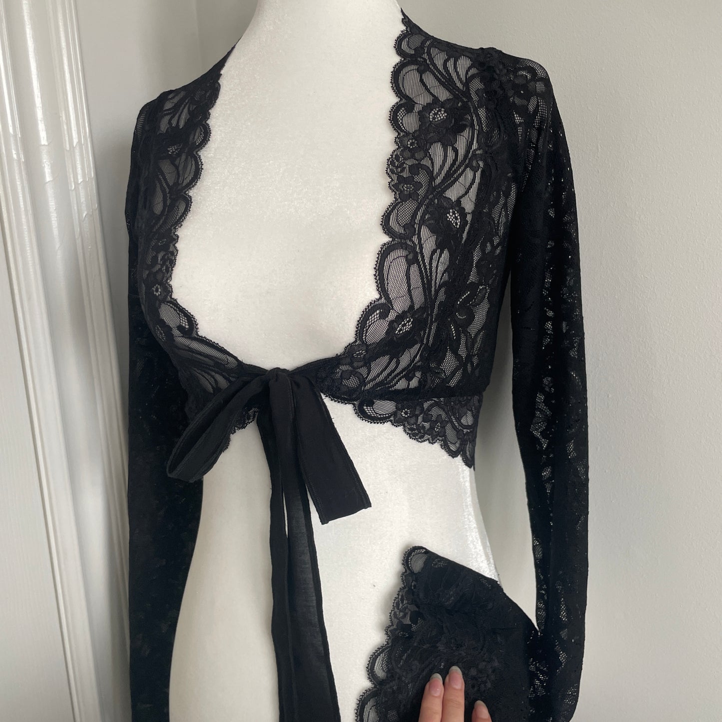 Flared Sleeve Lace Bolero Cardiagn