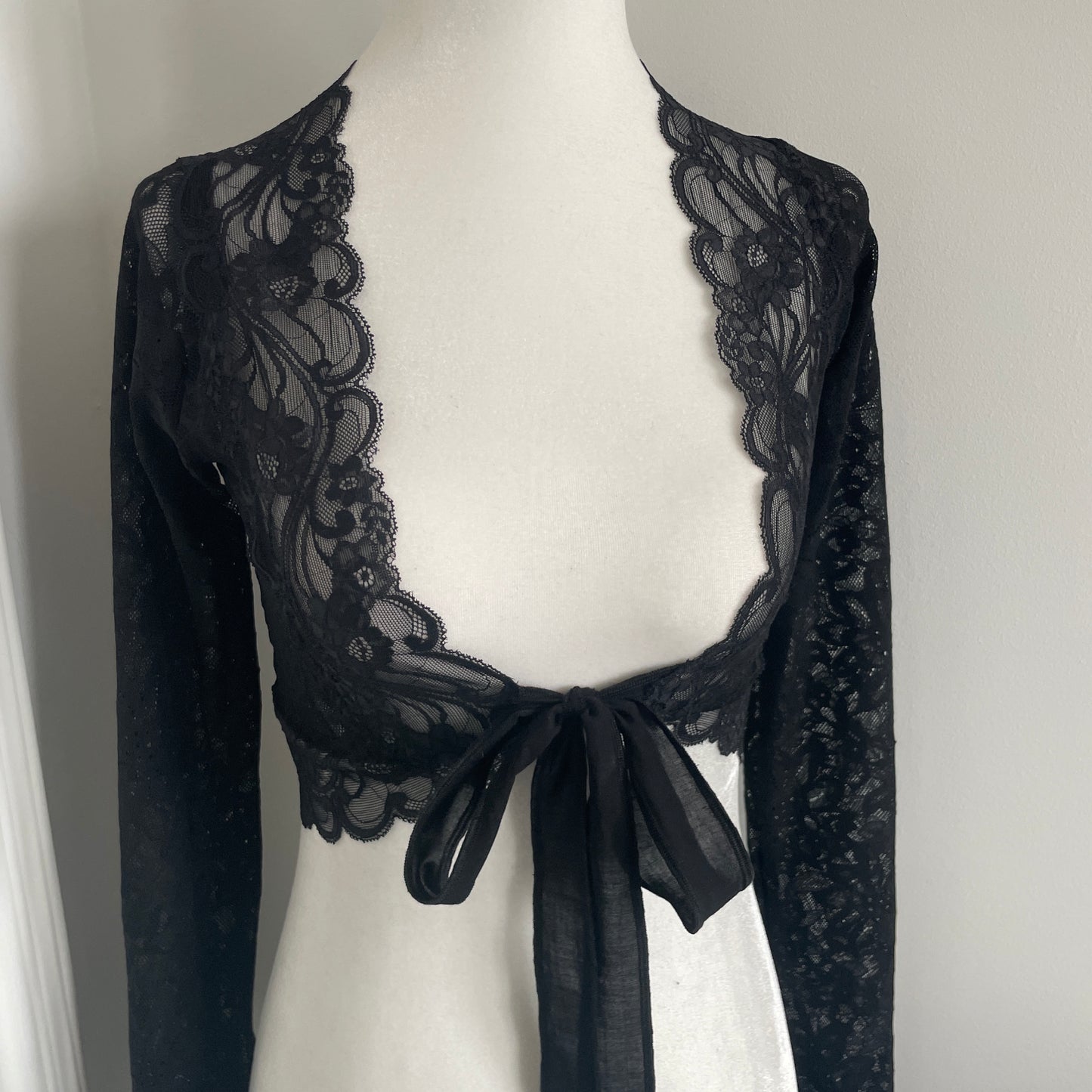 Flared Sleeve Lace Bolero Cardiagn